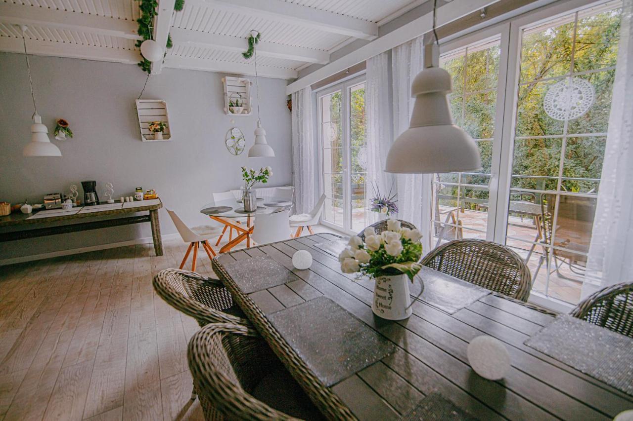 スパワ Zacisze Lesne Nad Pilica Bed & Breakfast エクステリア 写真